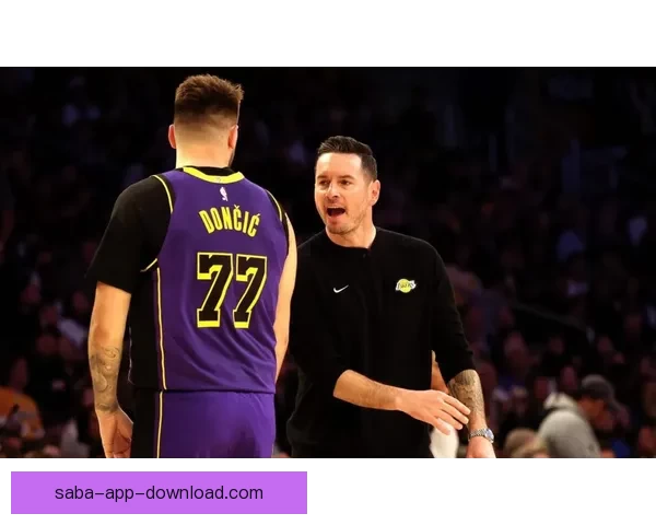 布朗尼背靠背连胜带领南湾湖人13战全胜 雷迪克称赞其努力表现